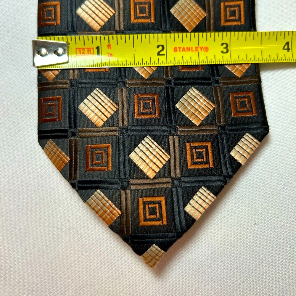 Geometric Tie - Picture 7 of 7